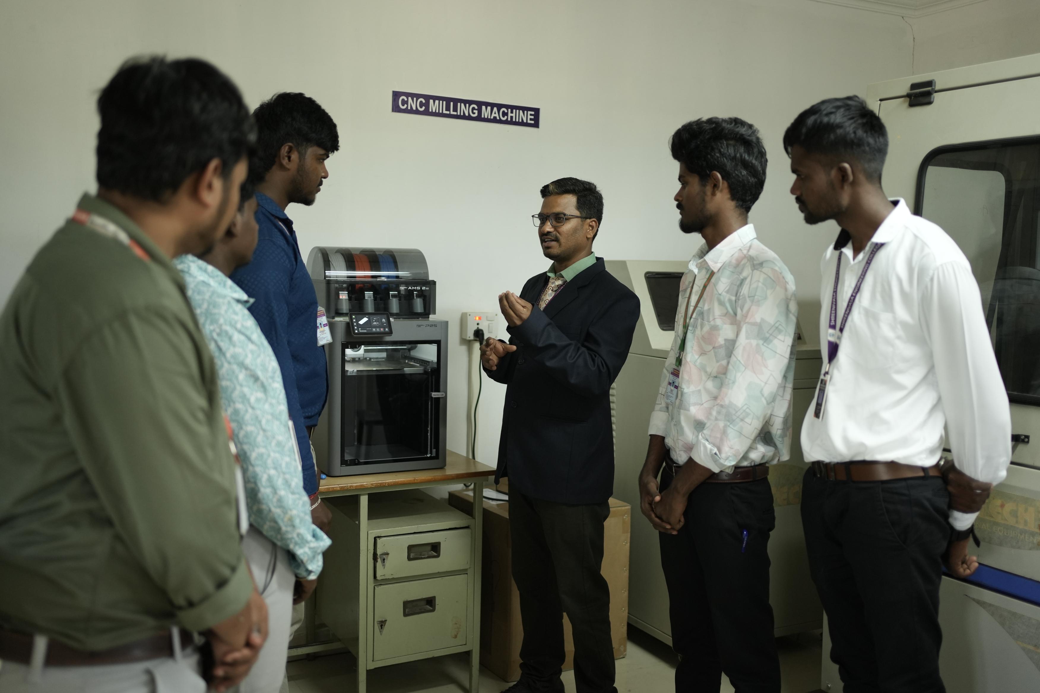 Students at Shreenivasa Engineering College